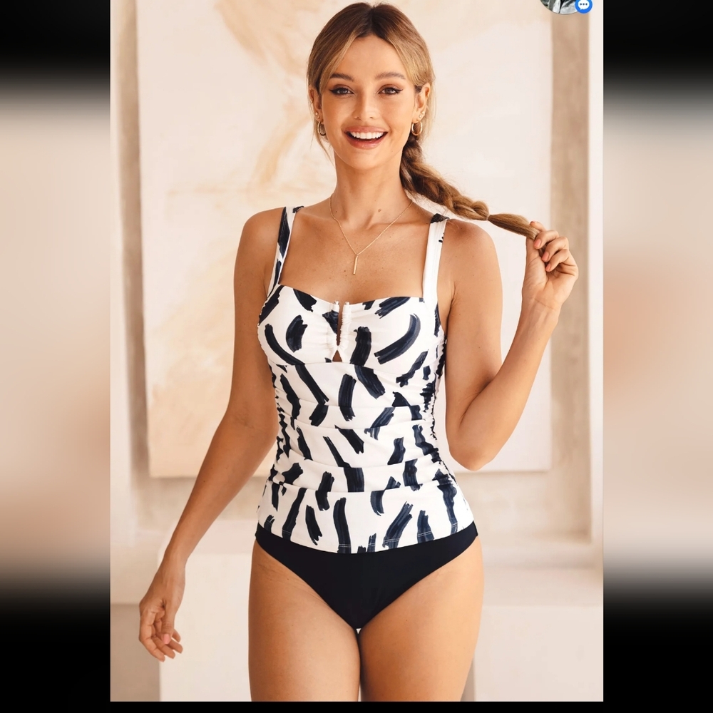 Tankini NWT Size M Black and white